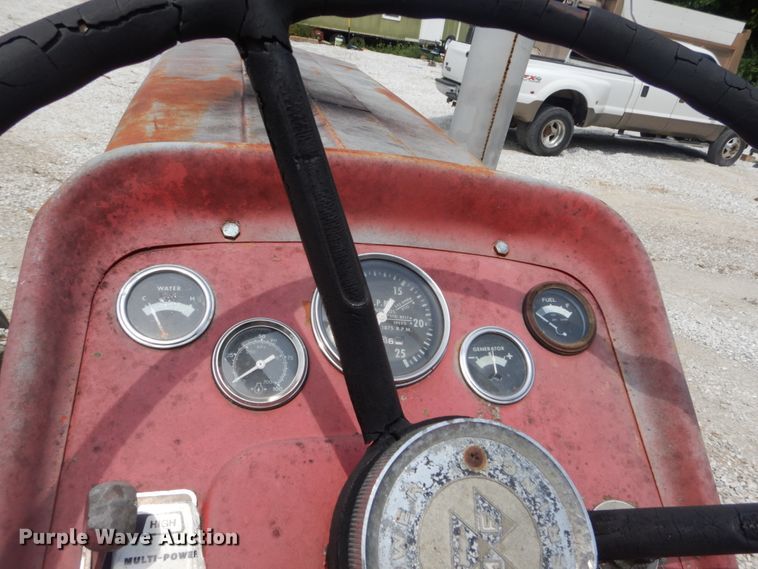 image for item JI9460 1966 Massey Ferguson 165  tractor