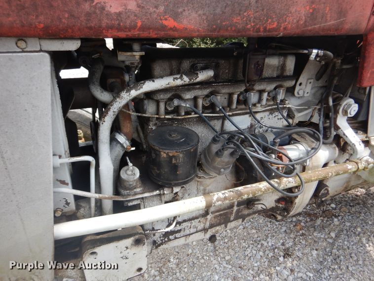 image for item JI9460 1966 Massey Ferguson 165  tractor