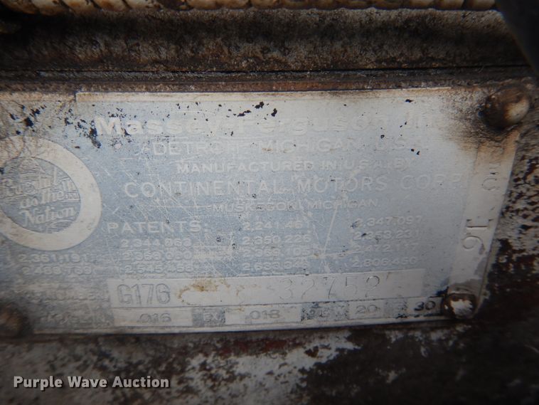 image for item JI9460 1966 Massey Ferguson 165  tractor