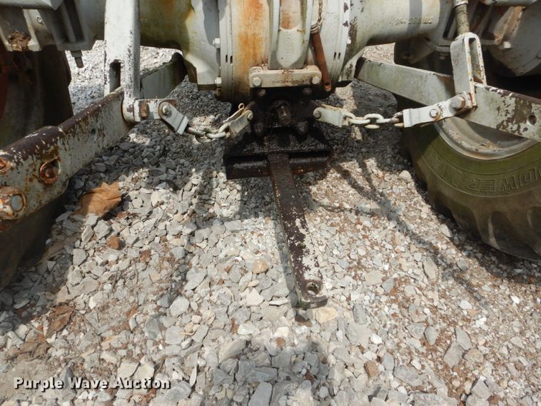 image for item JI9460 1966 Massey Ferguson 165  tractor