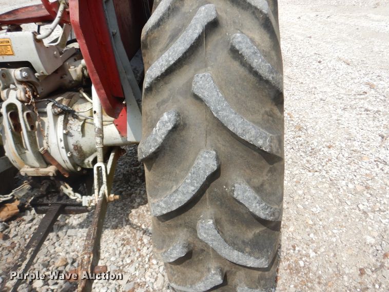 image for item JI9460 1966 Massey Ferguson 165  tractor