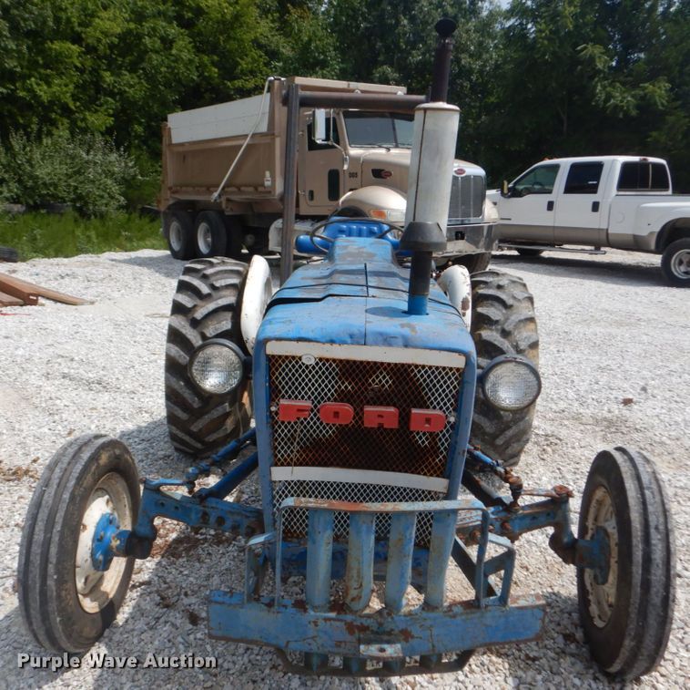 image for item JI9461 1974 Ford 2000  tractor