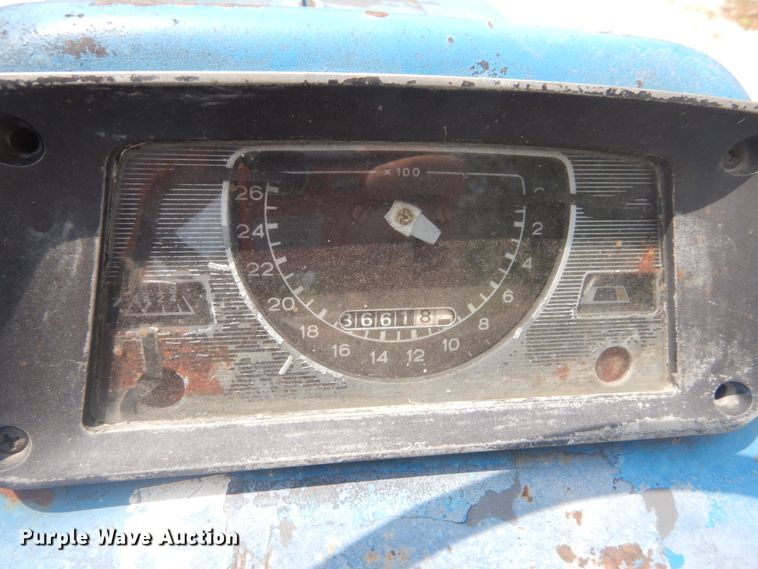 image for item JI9461 1974 Ford 2000  tractor