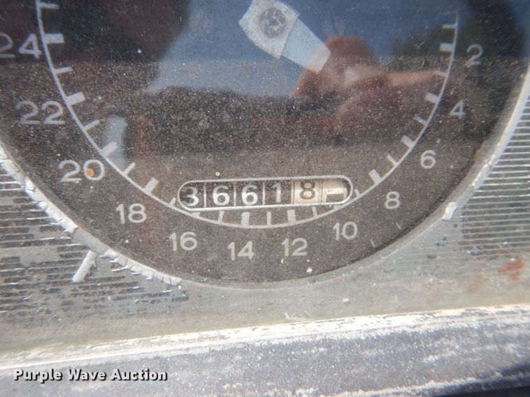 image for item JI9461 1974 Ford 2000  tractor