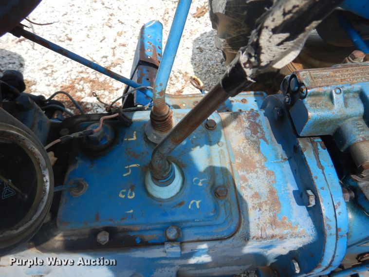 image for item JI9461 1974 Ford 2000  tractor