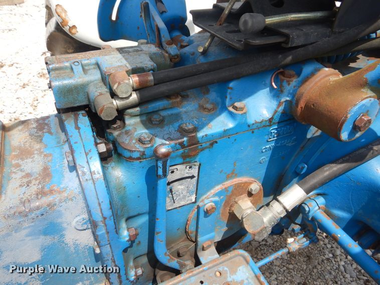 image for item JI9461 1974 Ford 2000  tractor