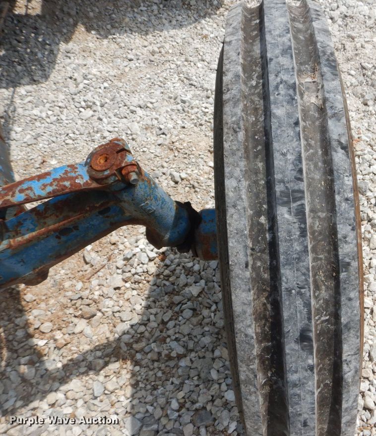 image for item JI9461 1974 Ford 2000  tractor