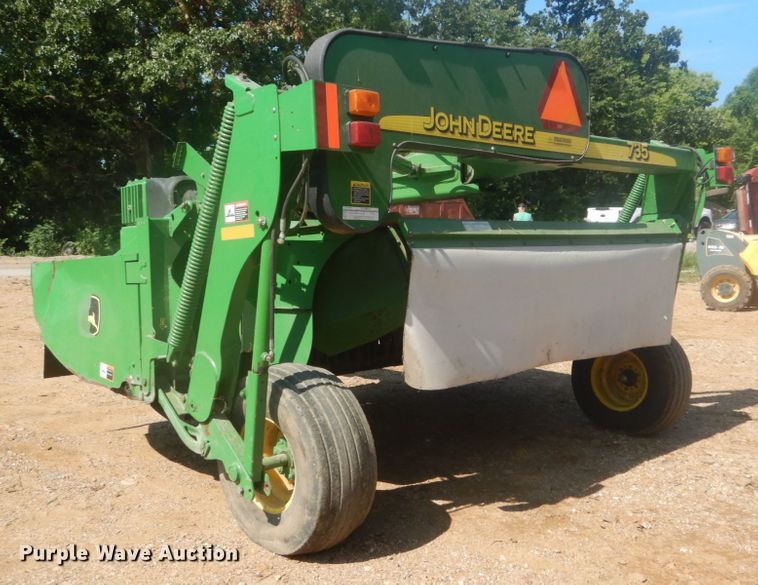 image for item JI9482 2005 John Deere 735  windrower