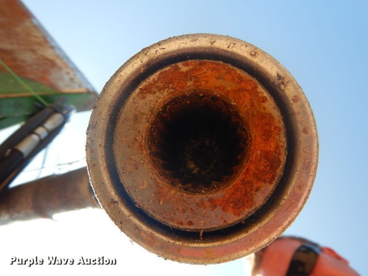 image for item JI9482 2005 John Deere 735  windrower