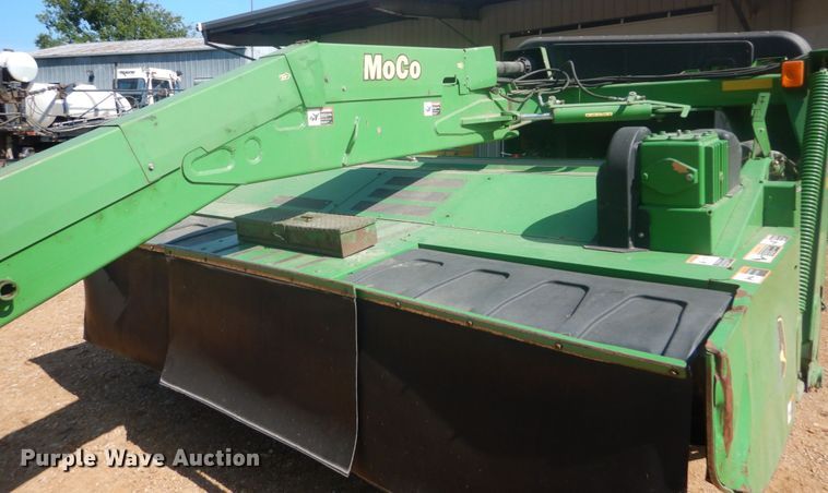 image for item JI9482 2005 John Deere 735  windrower