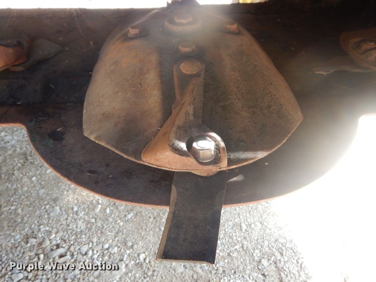 image for item JI9482 2005 John Deere 735  windrower