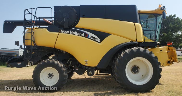 image for item JM9525 2006 New Holland CR960  combine