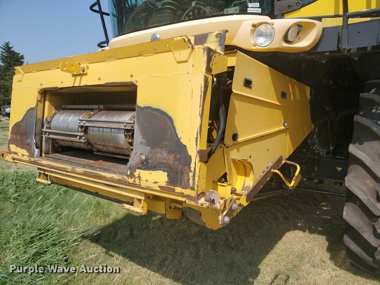image for item JM9525 2006 New Holland CR960  combine