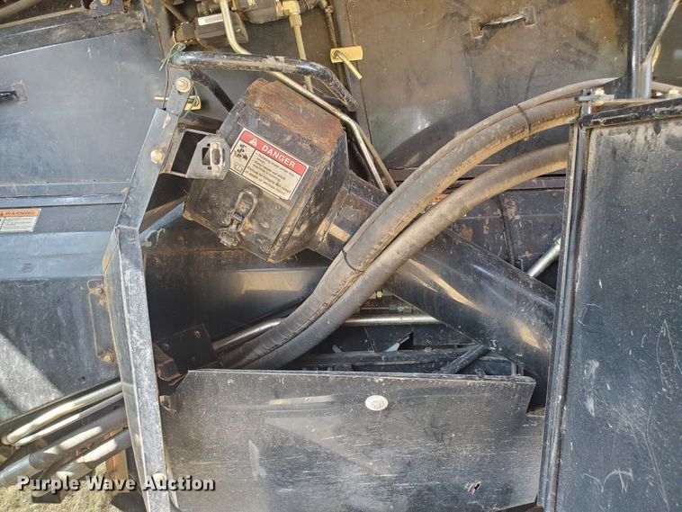 image for item JM9525 2006 New Holland CR960  combine