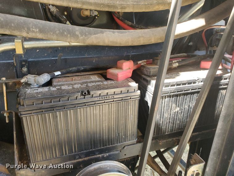 image for item JM9525 2006 New Holland CR960  combine