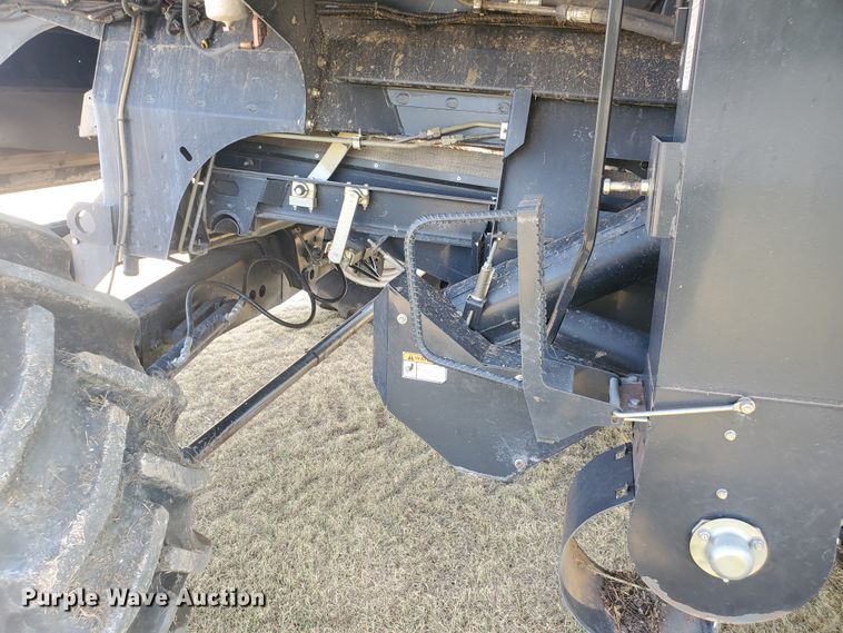 image for item JM9525 2006 New Holland CR960  combine