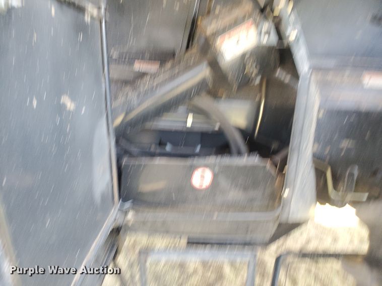 image for item JM9525 2006 New Holland CR960  combine