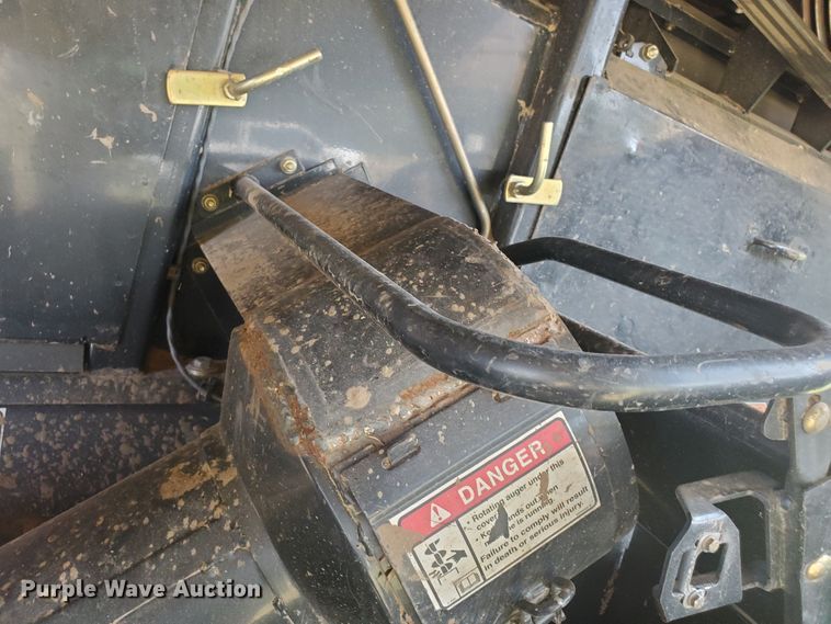 image for item JM9525 2006 New Holland CR960  combine