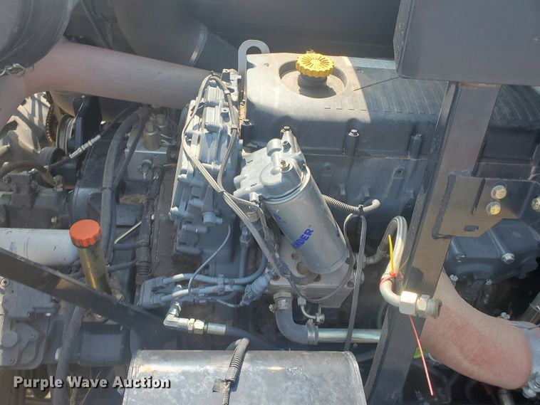 image for item JM9525 2006 New Holland CR960  combine