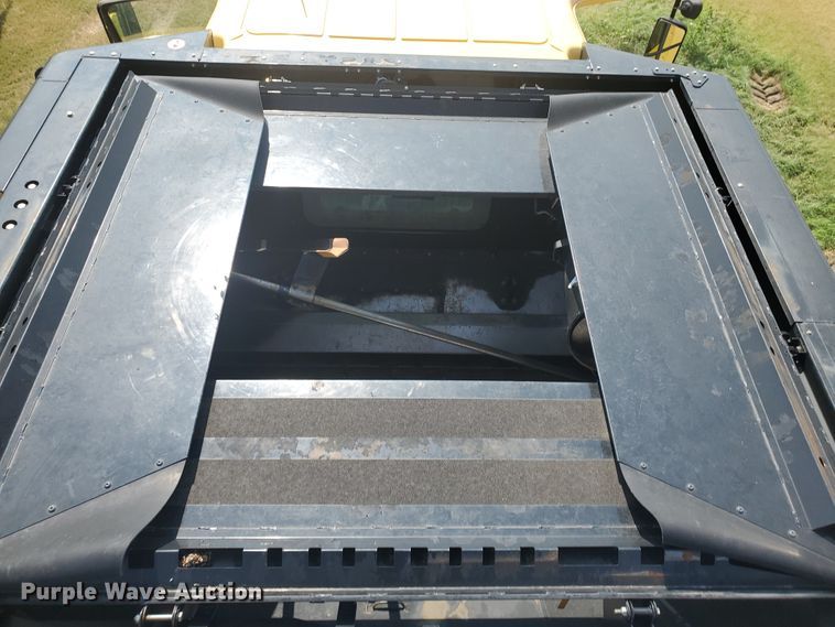 image for item JM9525 2006 New Holland CR960  combine