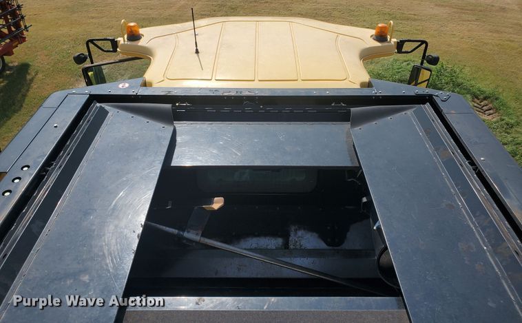 image for item JM9525 2006 New Holland CR960  combine