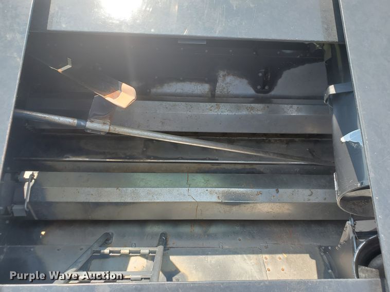 image for item JM9525 2006 New Holland CR960  combine