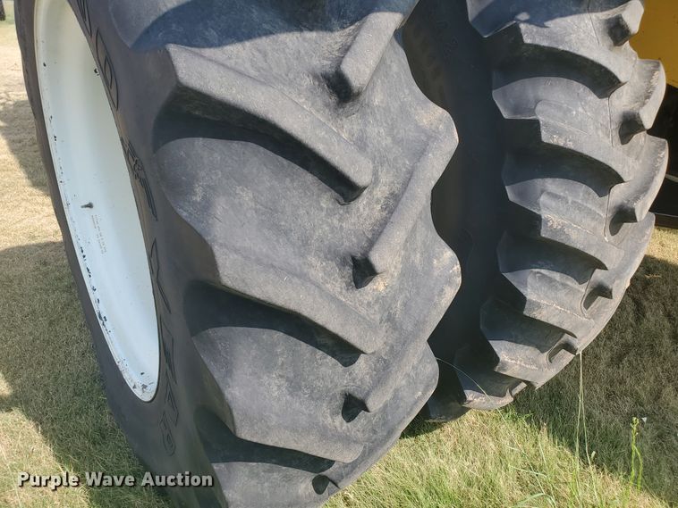 image for item JM9525 2006 New Holland CR960  combine