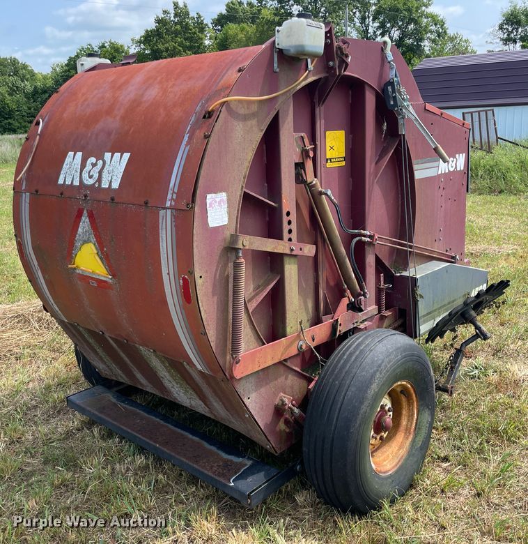 image for item KK9483 M&W 4590  round baler