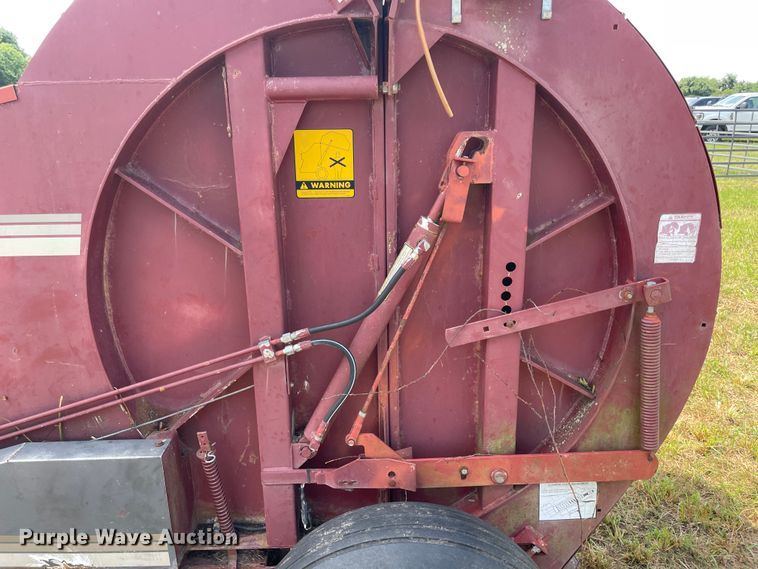 image for item KK9483 M&W 4590  round baler