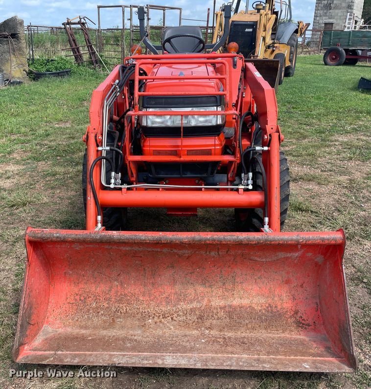 image for item KK9485 Kubota L3010GST  MFWD tractor