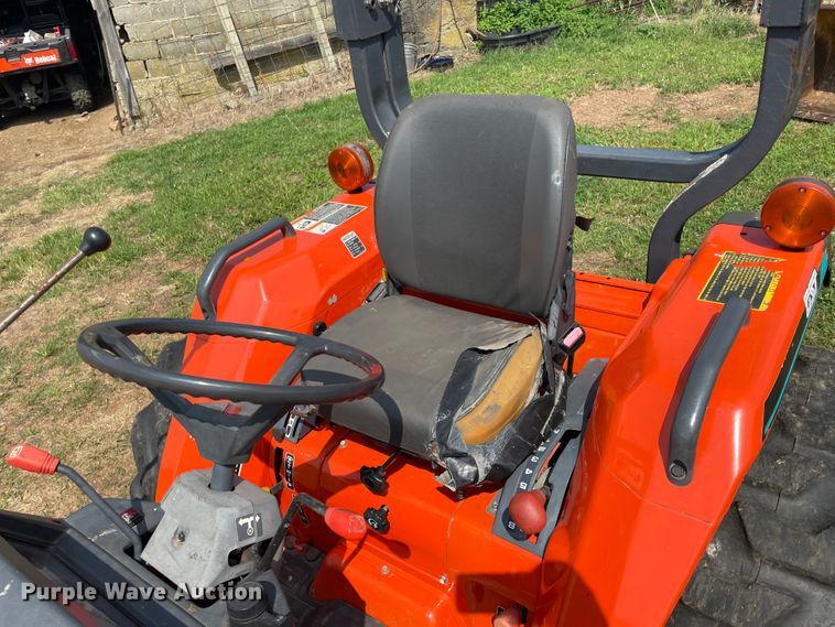 image for item KK9485 Kubota L3010GST  MFWD tractor