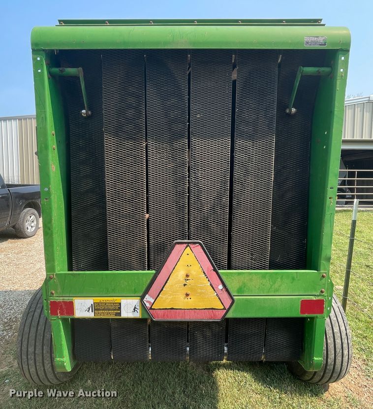 image for item KK9522 1991 John Deere 435  round baler