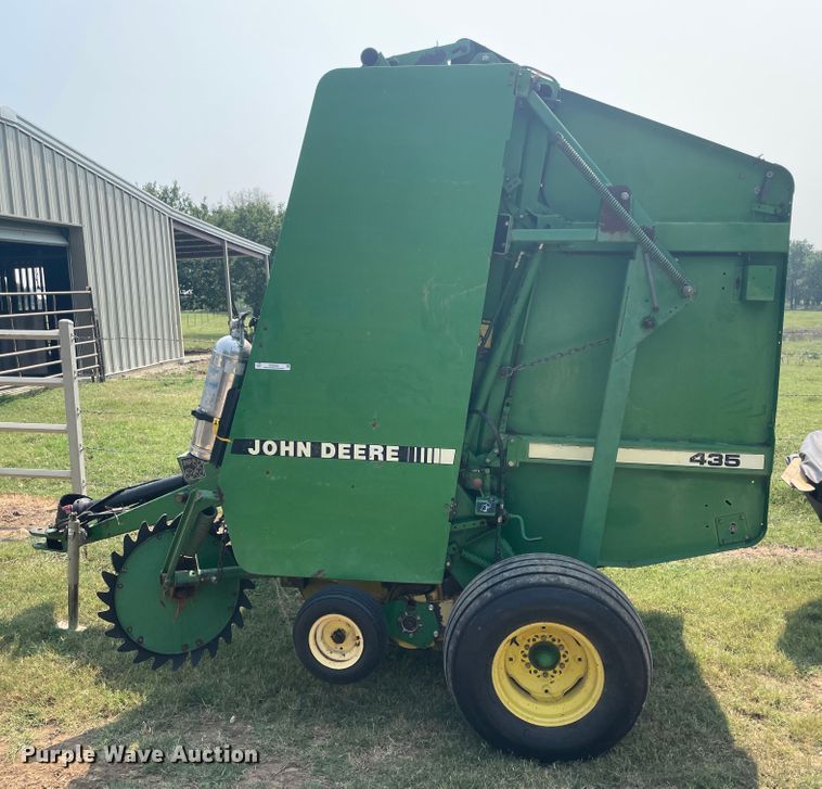 image for item KK9522 1991 John Deere 435  round baler