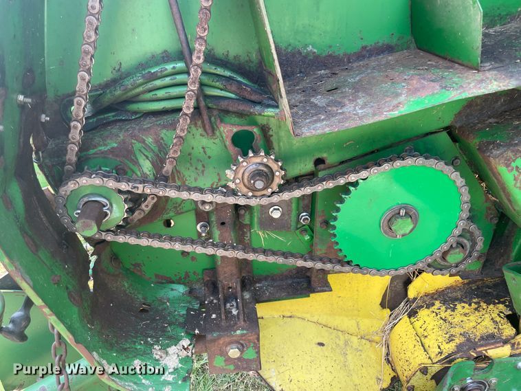 image for item KK9522 1991 John Deere 435  round baler