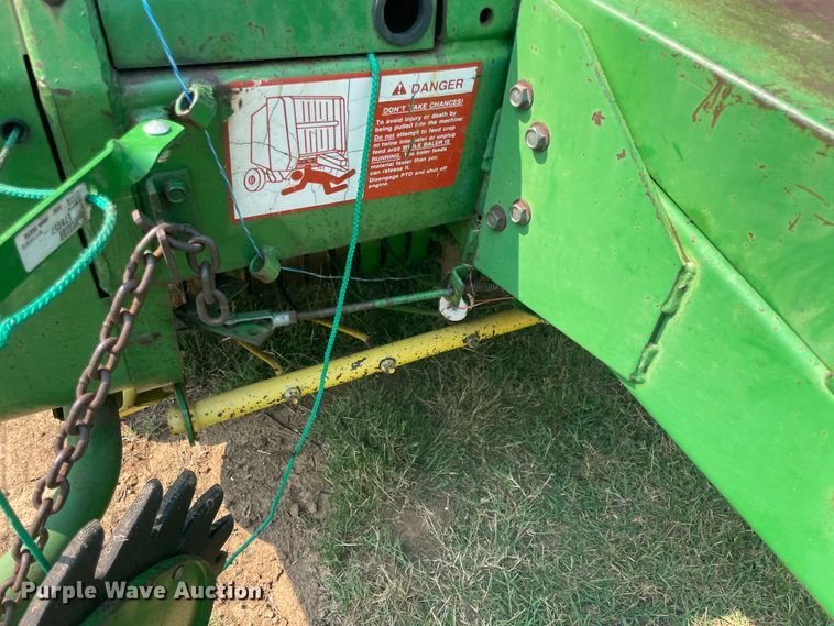 image for item KK9522 1991 John Deere 435  round baler