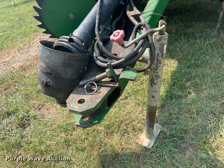 image for item KK9522 1991 John Deere 435  round baler