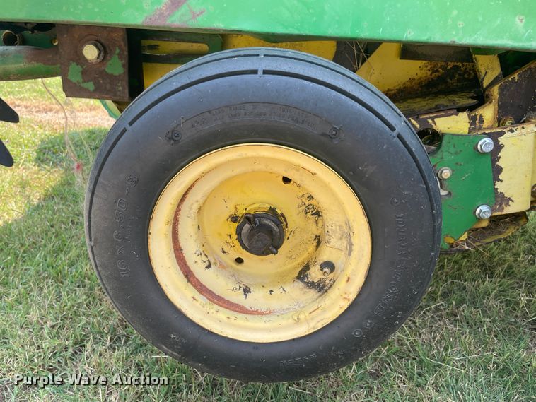 image for item KK9522 1991 John Deere 435  round baler