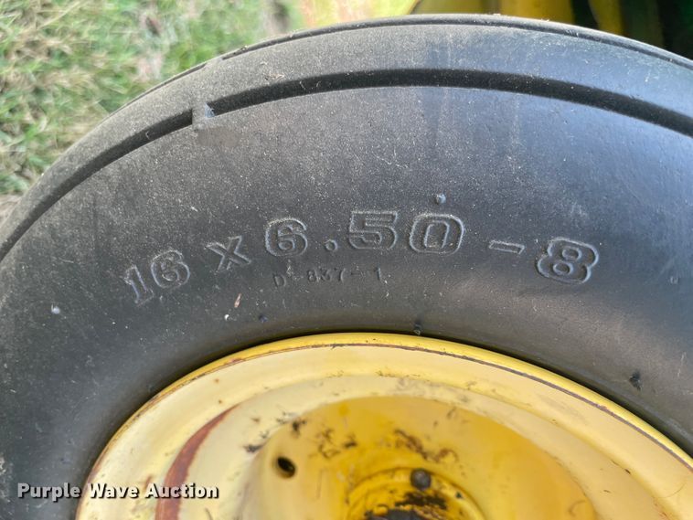 image for item KK9522 1991 John Deere 435  round baler