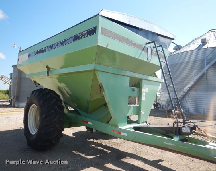 image for item KW9801 1997 Parker 710  grain cart