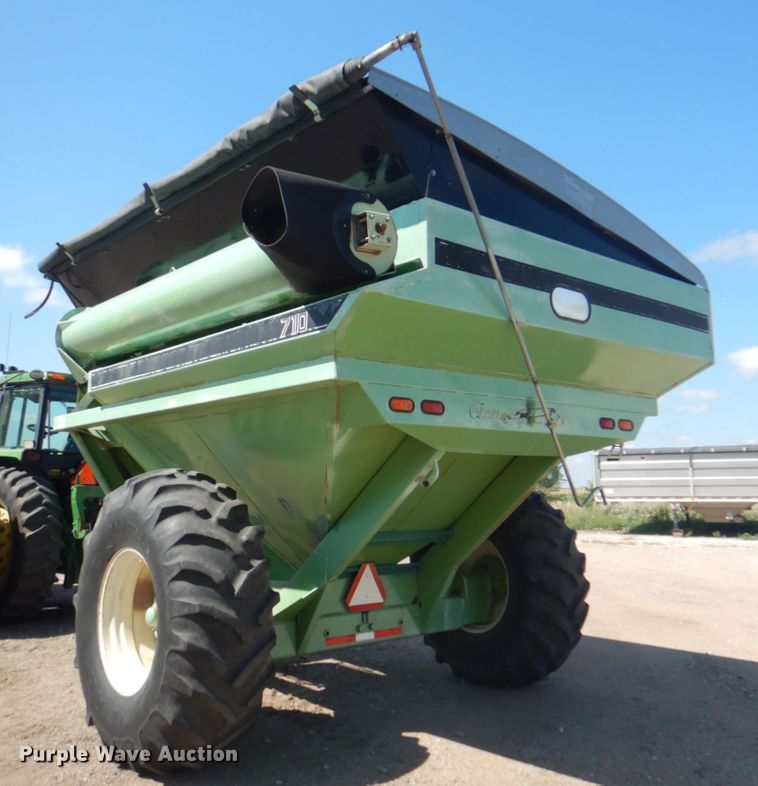 image for item KW9801 1997 Parker 710  grain cart