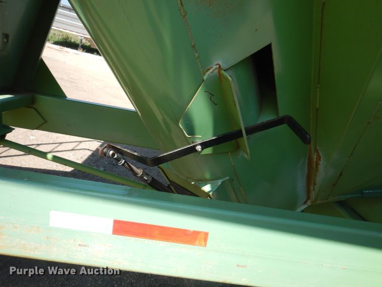 image for item KW9801 1997 Parker 710  grain cart