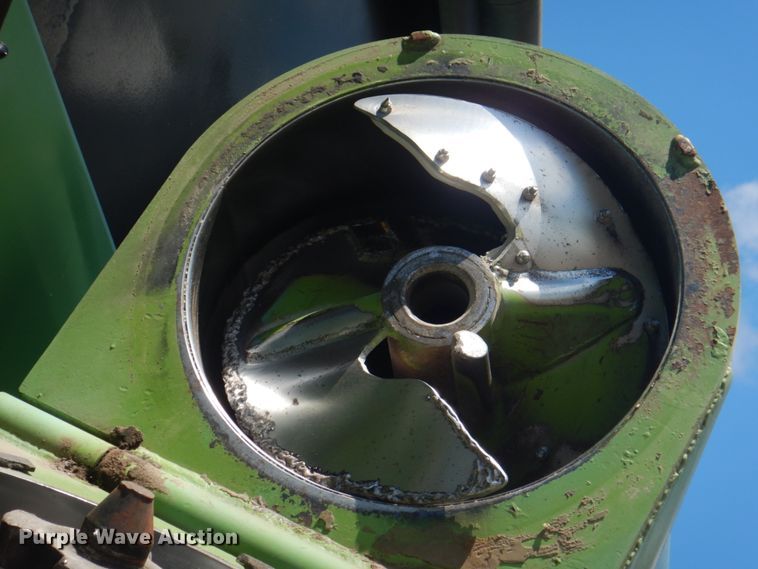 image for item KW9801 1997 Parker 710  grain cart