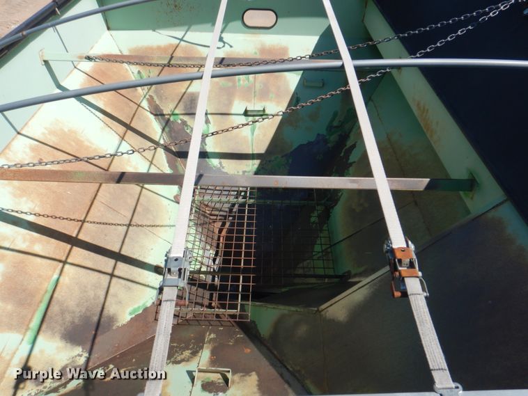 image for item KW9801 1997 Parker 710  grain cart