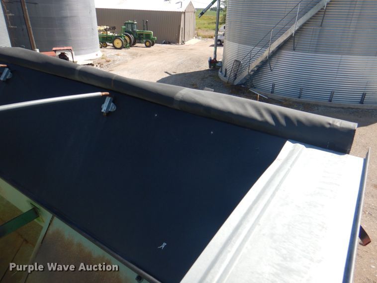 image for item KW9801 1997 Parker 710  grain cart