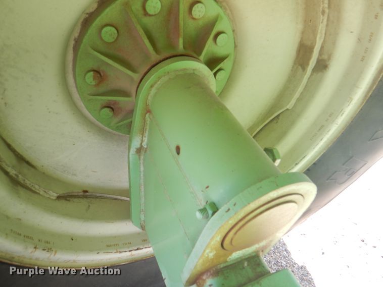 image for item KW9801 1997 Parker 710  grain cart