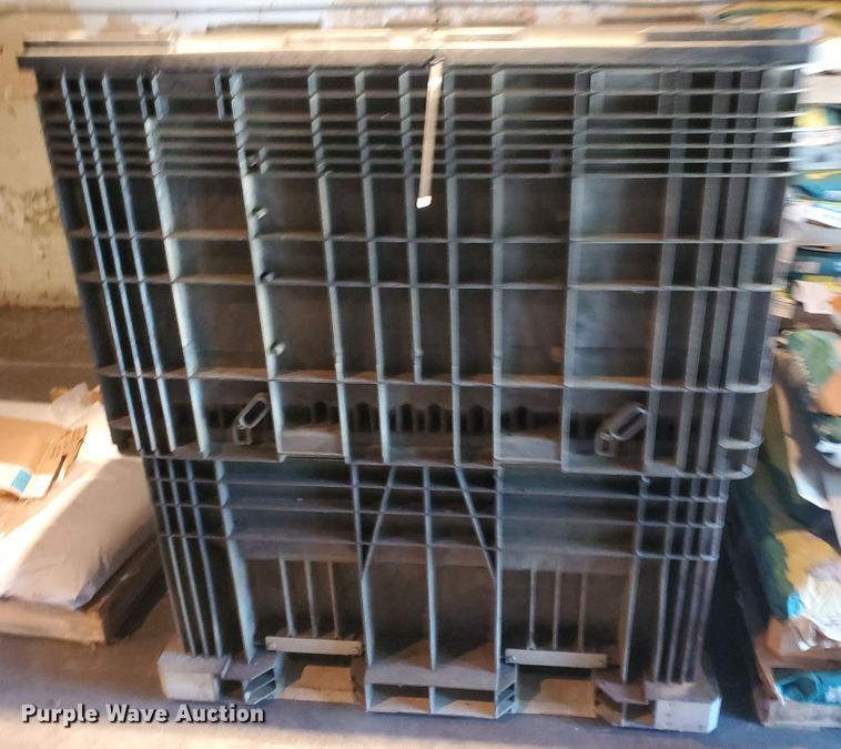 image for item KY9173 (10) Buckhorn CenterFlow bulk seed boxes