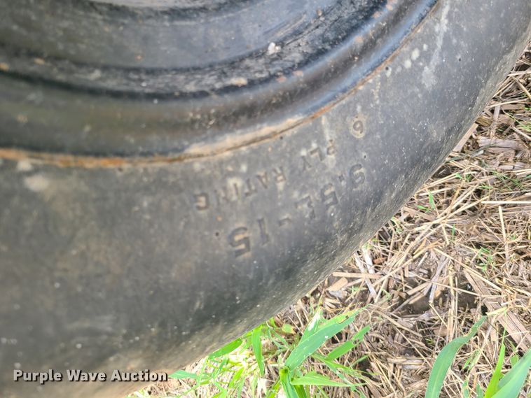 image for item L1269 Great Plains Solid Stand 15  grain drill