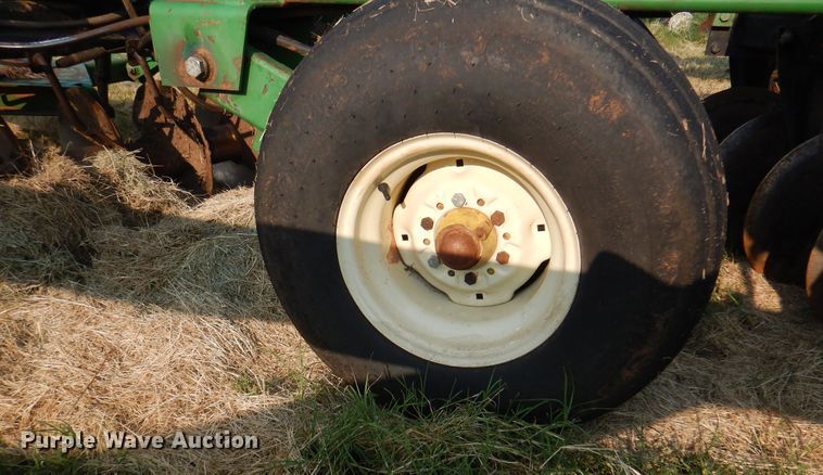 image for item DK2298 John Deere 650  double off-set disk