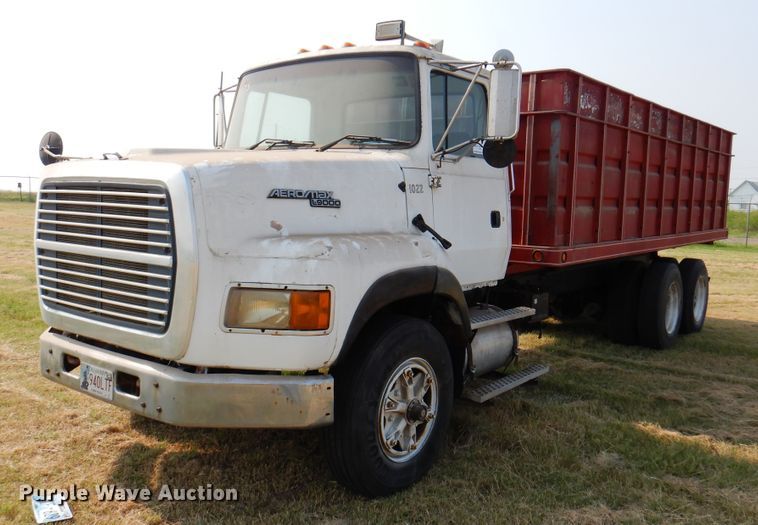 image for item DK2311 1995 Ford Aeromax L9000  grain truck