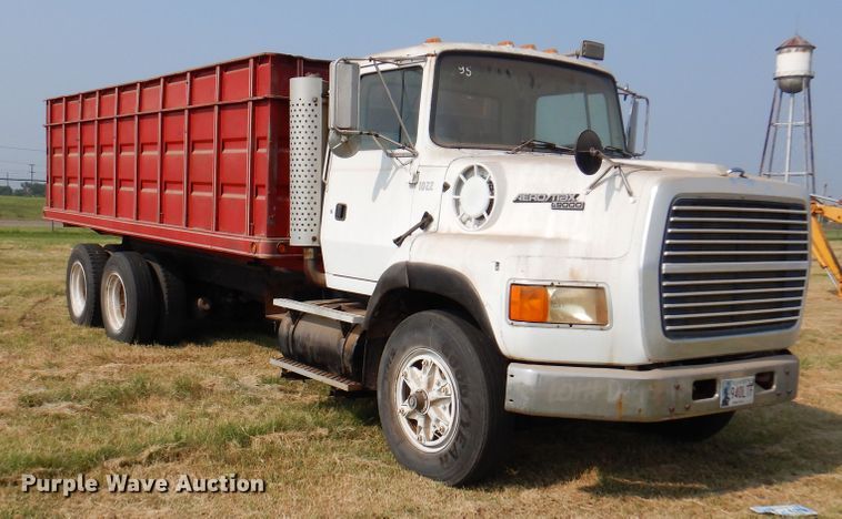 image for item DK2311 1995 Ford Aeromax L9000  grain truck